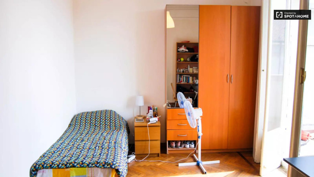 Spacious and luminous room in Via Macchi - Milan - chambre - ImmoJeune
