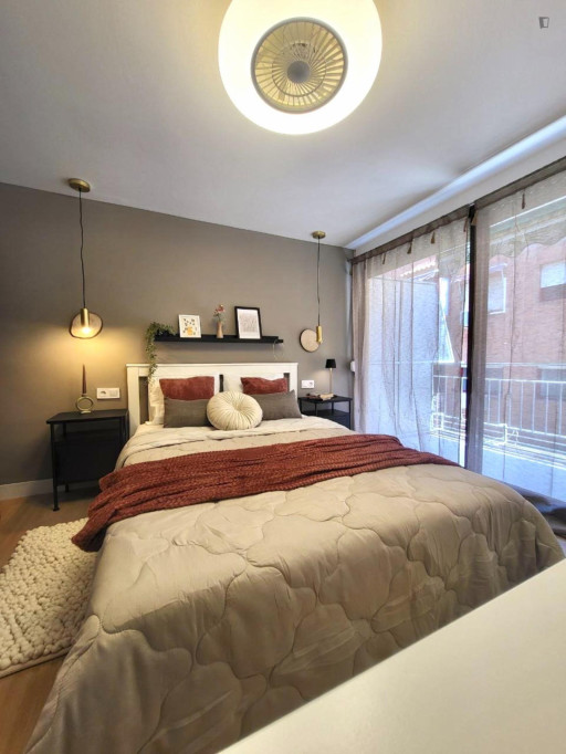Bright single bedroom in shared flat in Pla del Bon Repòs - Alicante - chambre - ImmoJeune