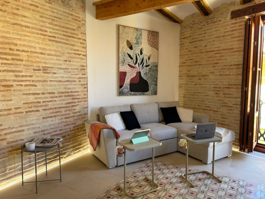 Comfortable 1-bedroom apartment with outdoor area in the city center - Valence - chambre - ImmoJeune