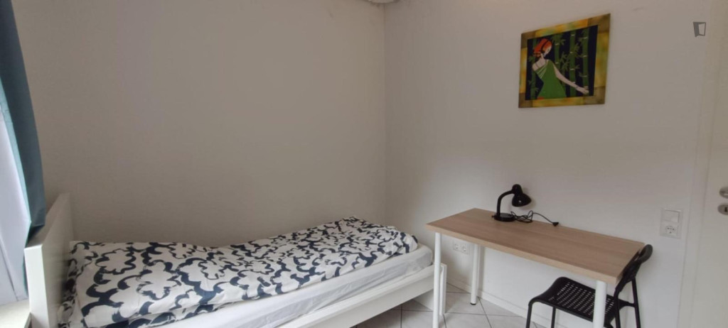 Alluring single bedroom near Markgrafenstraße metro - Dortmund - chambre - ImmoJeune