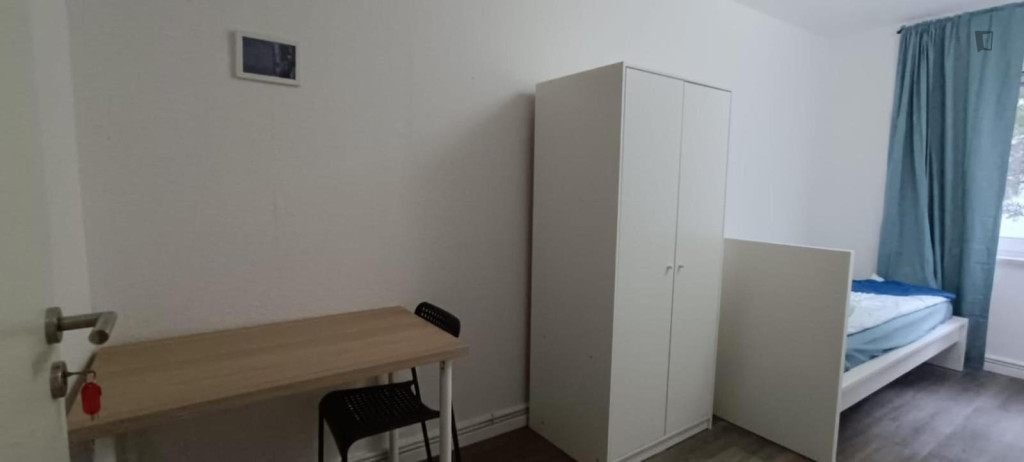 Welcoming single bedroom near Dortmund Stadthaus station - Dortmund - chambre - ImmoJeune