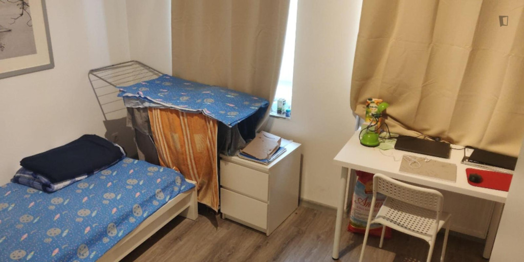 Very pleasant single bedroom near Schützenstraße metro station - Dortmund - chambre - ImmoJeune