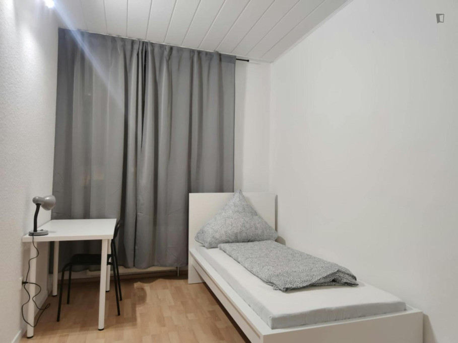 Comfy single bedroom in the Dorstfelder Brücke neighbourhood - Dortmund - chambre - ImmoJeune