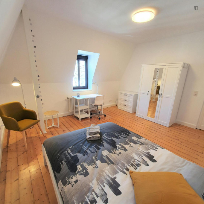 Inviting double bedroom in Sudstadt - Bonn - chambre - ImmoJeune