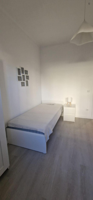 Dreamy Single Bedroom close to University of Coimbra - Coimbra - chambre - ImmoJeune