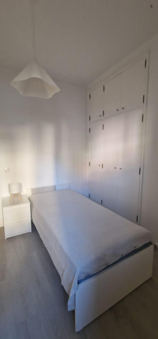 Cozy Single Bedroom close to University of Coimbra Faculty of Law - Coimbra - chambre - ImmoJeune
