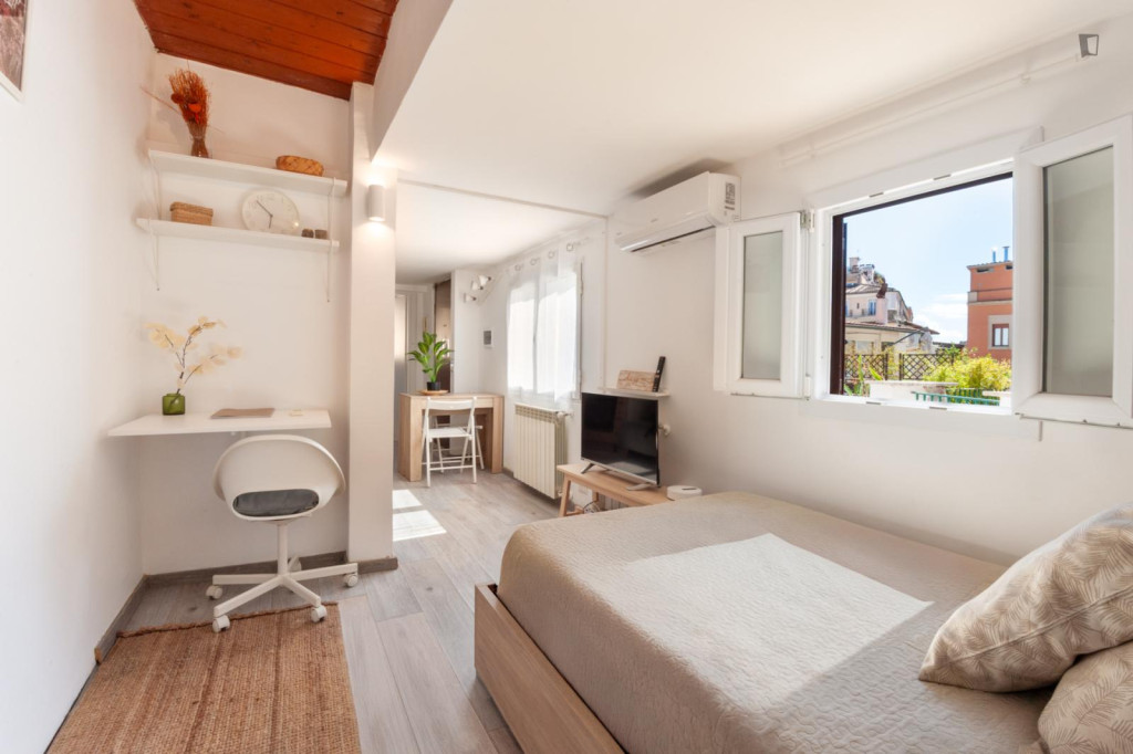Welcoming and sunny studio in Esquilino - Rome - chambre - ImmoJeune
