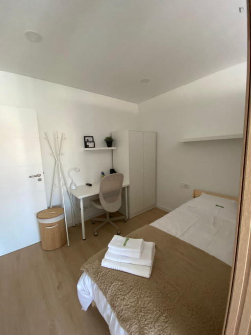 Lovely bedroom in Almada - Lisbonne - chambre - ImmoJeune