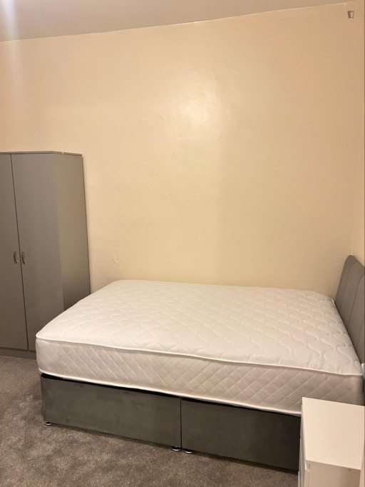 Comfy Single Bedroom close to Hearsall Common Park - Coventry - chambre - ImmoJeune