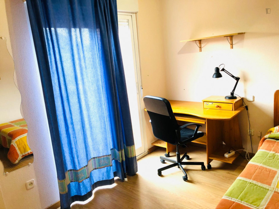 Awesome single bedroom 5' walking from UAX (Universidad Alfonso X El Sabio) - Madrid - chambre - ImmoJeune