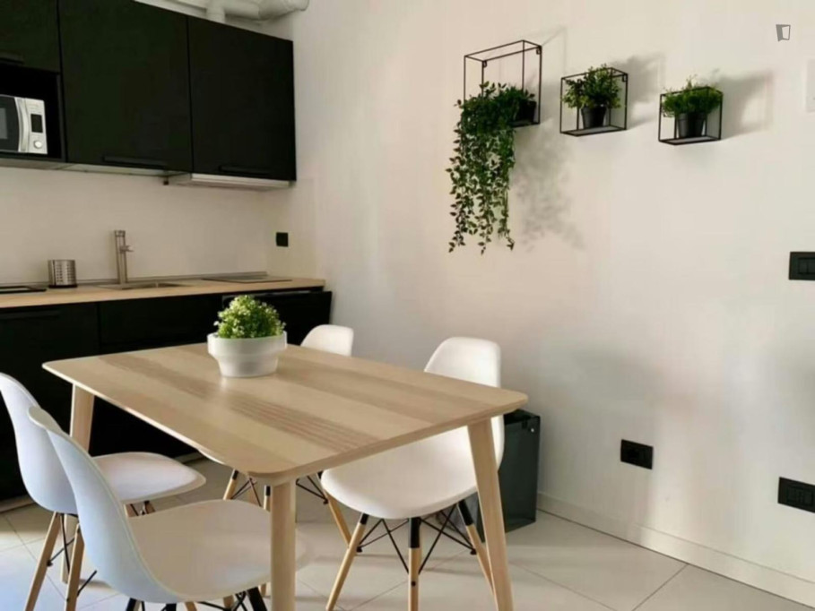 Very colourful 1-bedroom apartment in Bovisa - Milan - chambre - ImmoJeune