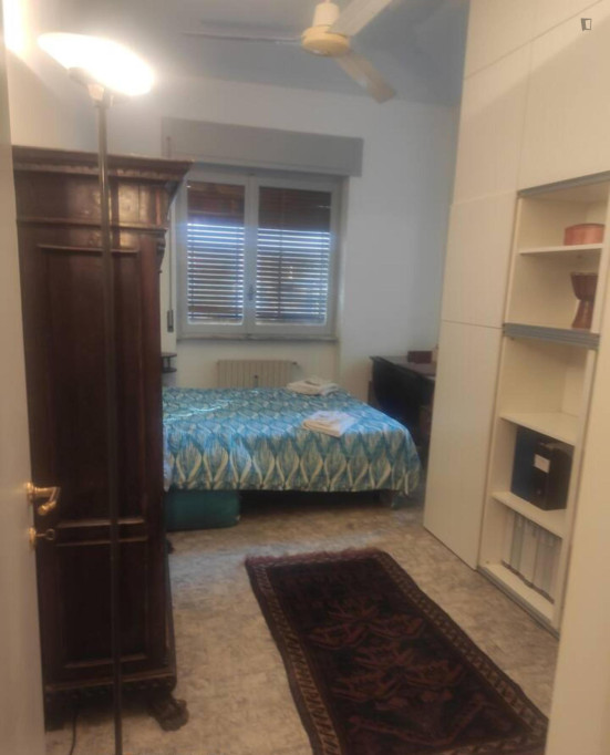 Cozy double bedroom in family home close to Buonarroti metro station - Milan - chambre - ImmoJeune