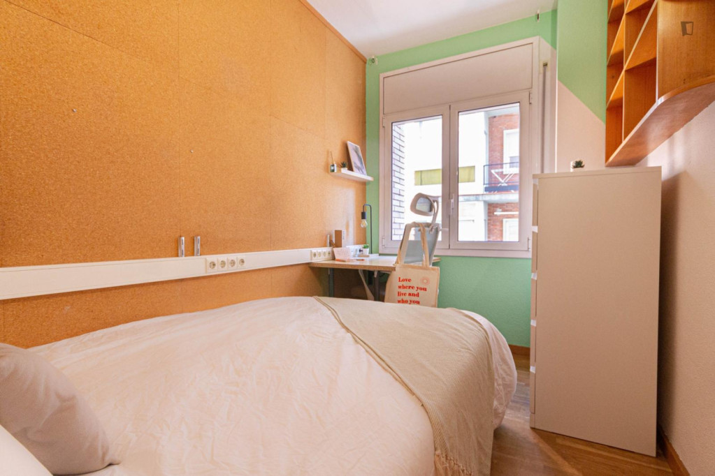 Pleasant double bedroom in Sant Gervasi - Galvany - Barcelone - chambre - ImmoJeune