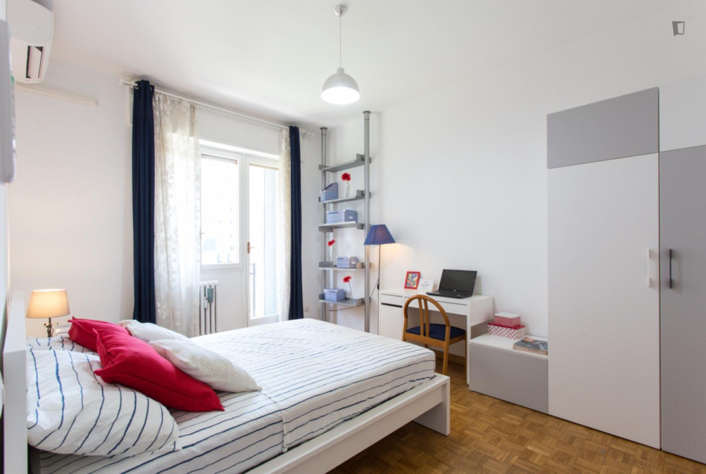 Charismatic double bedroom near the Corvetto metro - Milan - chambre - ImmoJeune