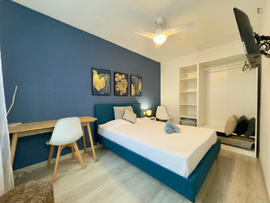 Dreamy Double Bedroom close to Platja el Palmeral Beach - Castello de la Plana - chambre - ImmoJeune