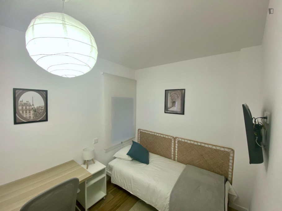 Appealing single bedroom in modern apartment in Gracia - Barcelone - chambre - ImmoJeune