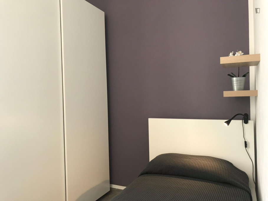 Comfy double bedroom near Parco Tolentino - Milan - chambre - ImmoJeune
