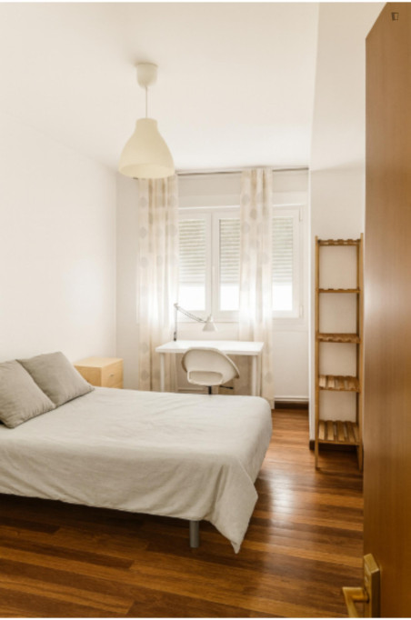 Dreamy Double Bedroom close to USC Faculty of Law - Santiago de Compostela - chambre - ImmoJeune