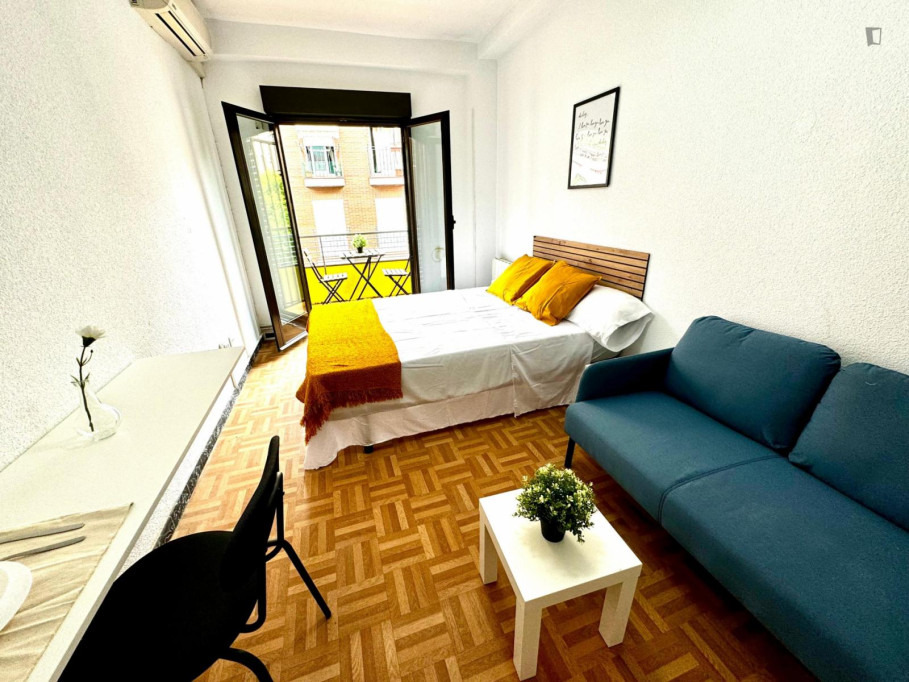 Modern double bedroom near the centre of Madrid - Madrid - chambre - ImmoJeune