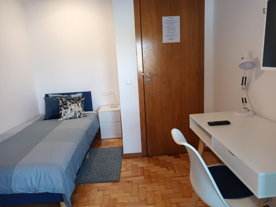 ABAR1X5 - Single bedroom, with balcony, NOVA SBE Carcavelos - Lisbonne - chambre - ImmoJeune