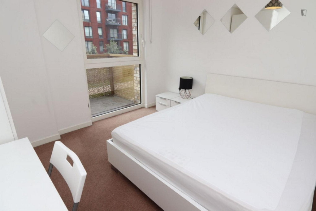 Modern bedroom in a shared flat in lovely Peckham - London - chambre - ImmoJeune
