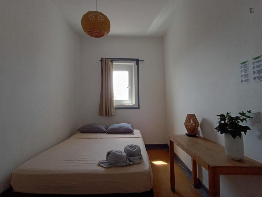 Comfy bedroom in Santos area - Lisbonne - chambre - ImmoJeune