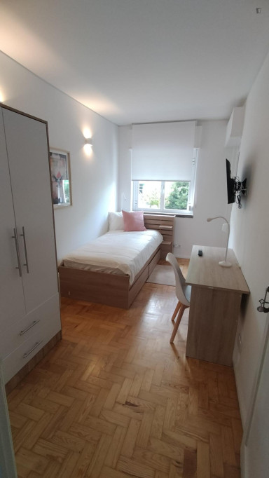 ABAR2X3 - Single bedroom in 6-bedroom apartment - Lisbonne - chambre - ImmoJeune