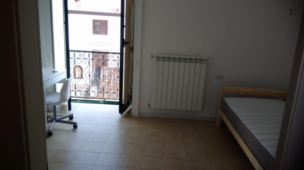 Single Bedroom in Baronissi - Salerno - chambre - ImmoJeune
