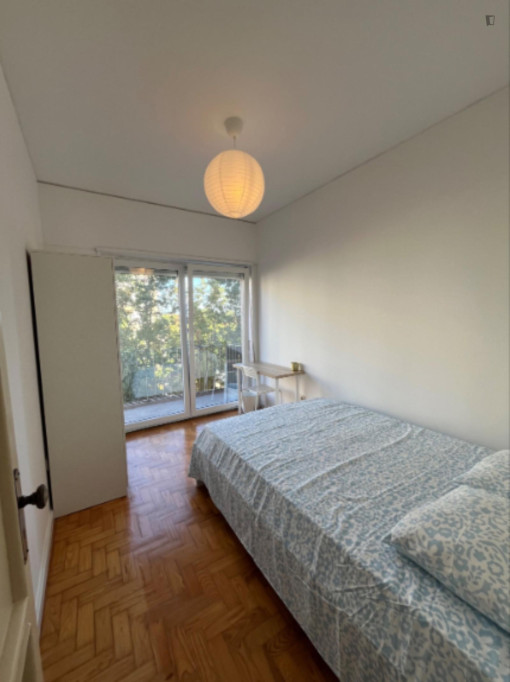 Astonishing 4 Bedroom Apartment with a balcony close to FEP University - Porto - chambre - ImmoJeune