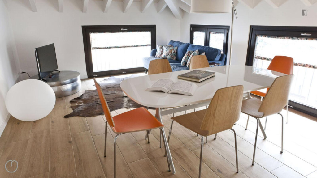 Appealing 3-bedroom apartment in the Central Station area - Milan - chambre - ImmoJeune