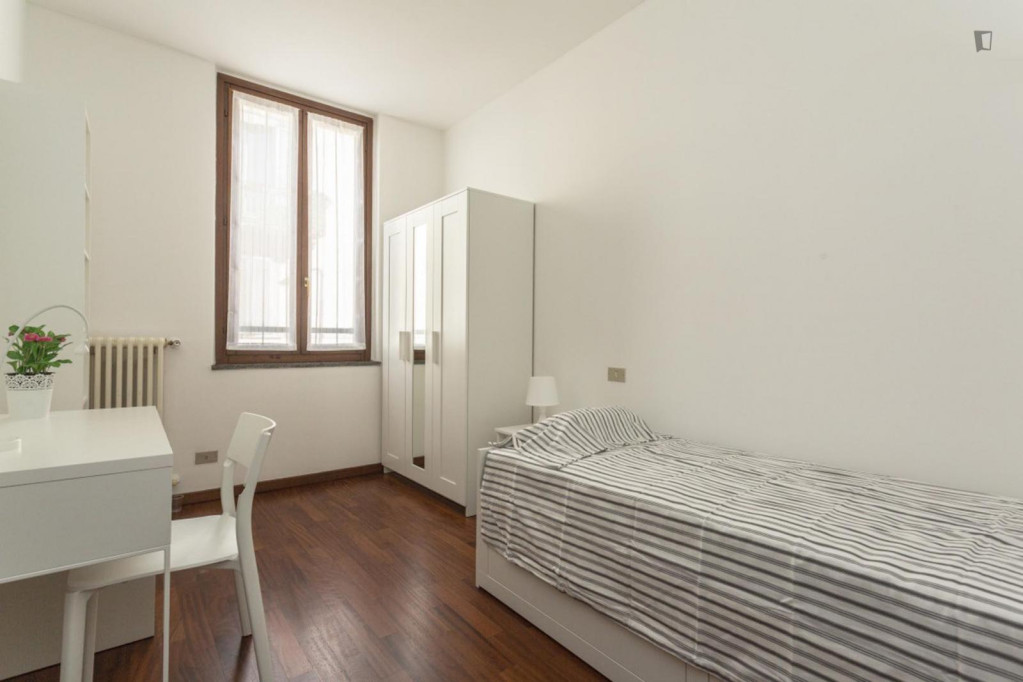 Bright single bedroom not far from Milano Greco Pirelli train station - Milan - chambre - ImmoJeune