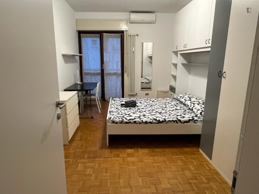 Very nice 3 bedroom apartment in Navigli - Milan - chambre - ImmoJeune