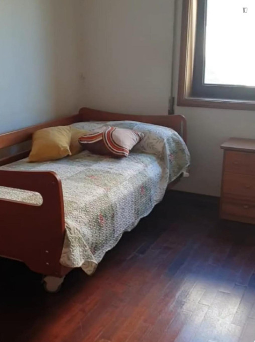 Tempting 1 Bedroom Apartment close to Aveiro Train Station - Aveiro - chambre - ImmoJeune