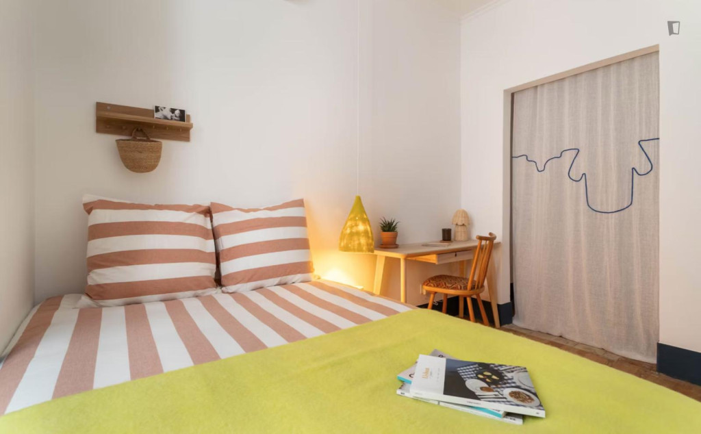 Modern and airy bedroom in the Anjos area - Lisbonne - chambre - ImmoJeune