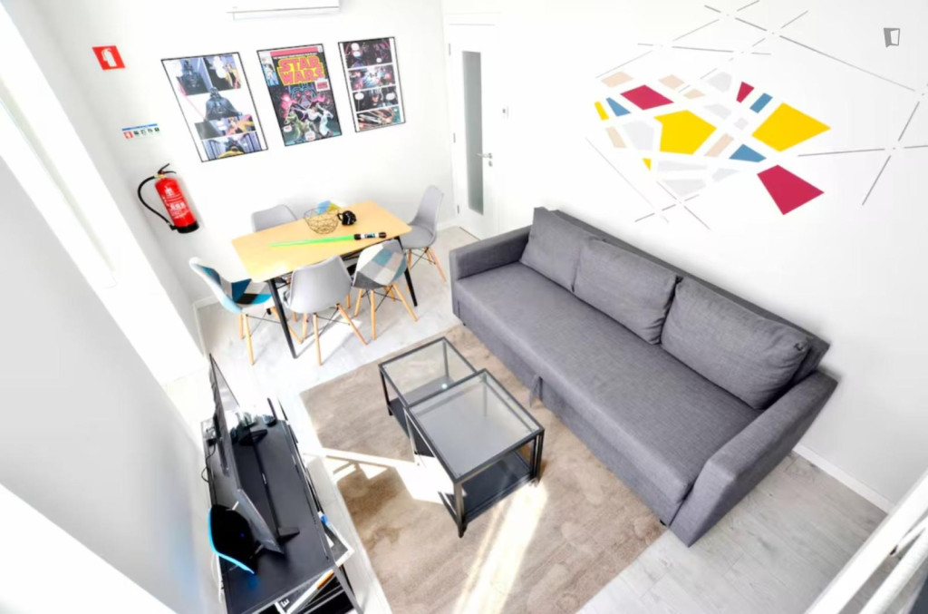Captivating 2 Bedroom Apartment close to Graça View Point - Lisbonne - chambre - ImmoJeune