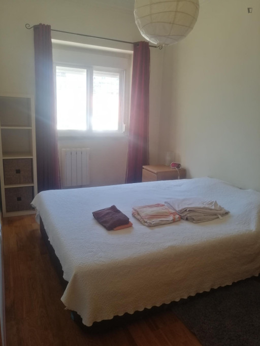 Lovely bedroom next to Laranjeiras metro station - Lisbonne - chambre - ImmoJeune