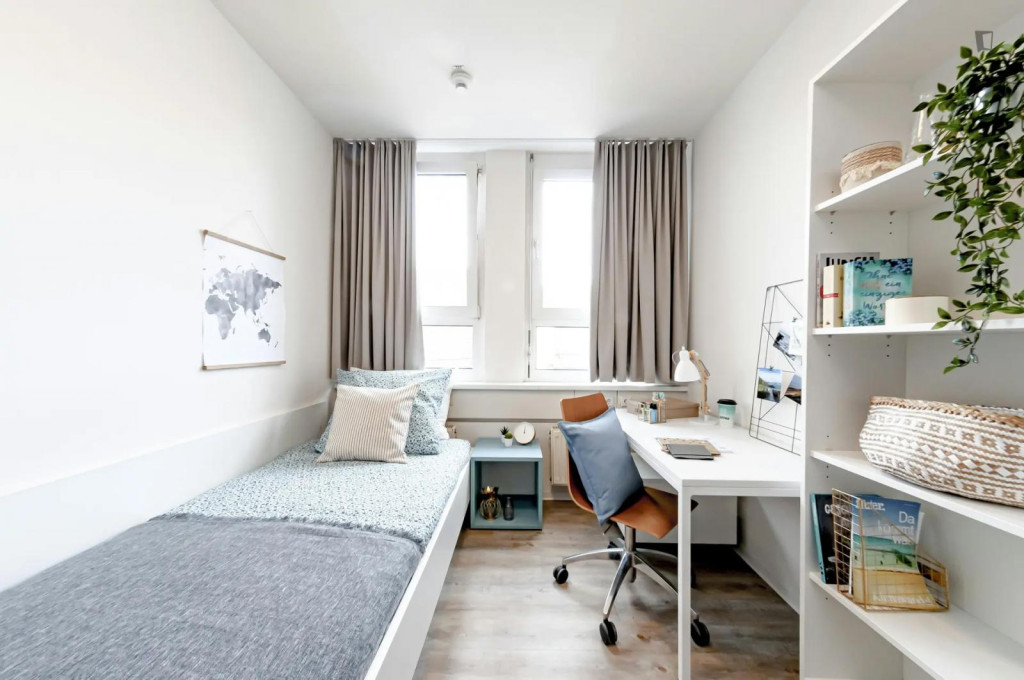 Inviting single bedroom near the Ebitzweg train station - Stuttgart - chambre - ImmoJeune