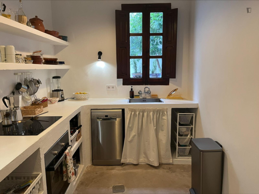 Charming 3-bedroom house with spacious patio in Carcaixent, well connected to the city center - Valence - chambre - ImmoJeune