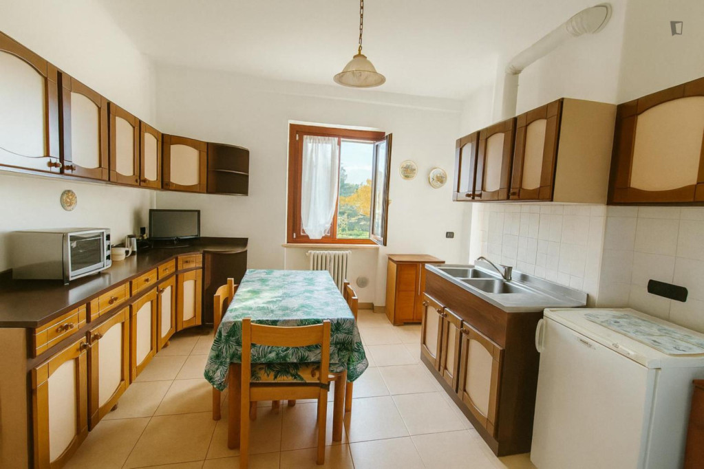 Elegant 3-bedroom apartment near the Certosa train station - Milan - chambre - ImmoJeune