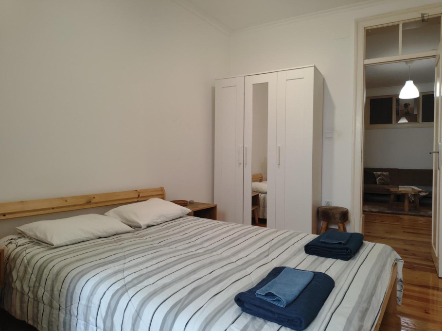 Comfy Double Bedroom close to Baixa-Chiado Metro - Lisbonne - chambre - ImmoJeune