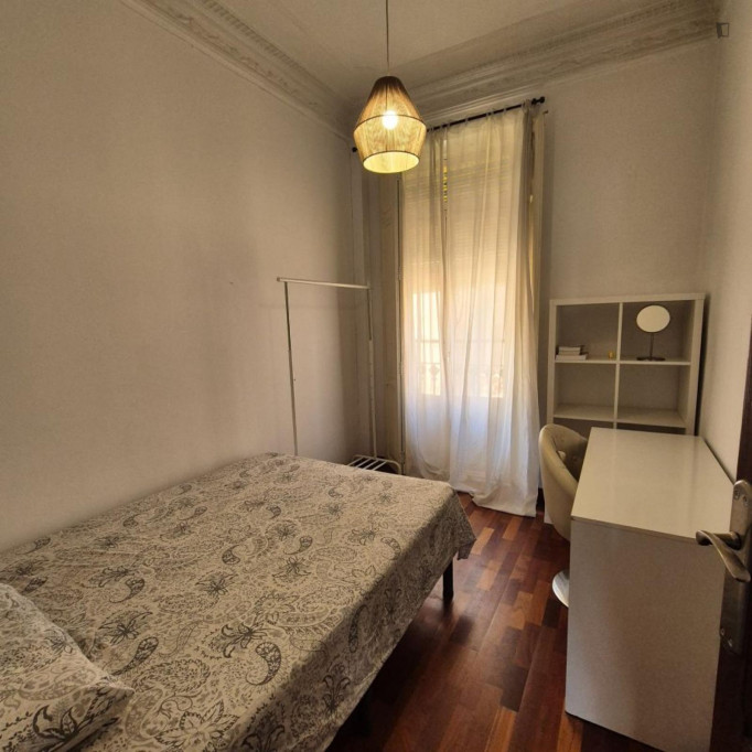 Pleasant double bedroom in the Ciutat Vella district - Valence - chambre - ImmoJeune
