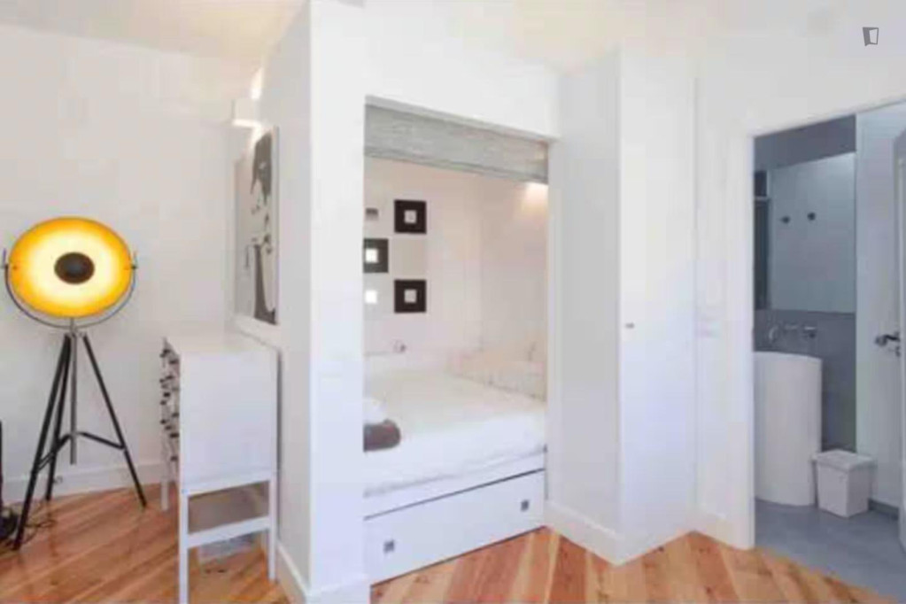 Modern Studio close to ISEG University - Lisbonne - chambre - ImmoJeune
