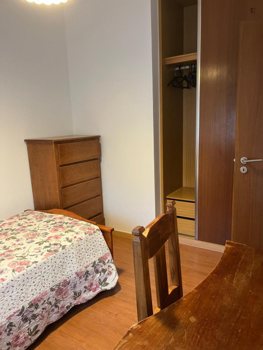 Nice bedroom not too far from FAUP - Porto - chambre - ImmoJeune