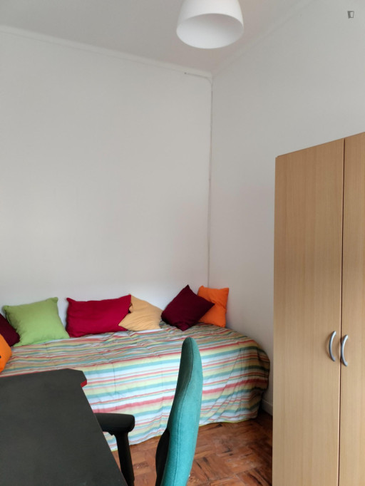 Nice bedroom next to FEUP - Coimbra - chambre - ImmoJeune