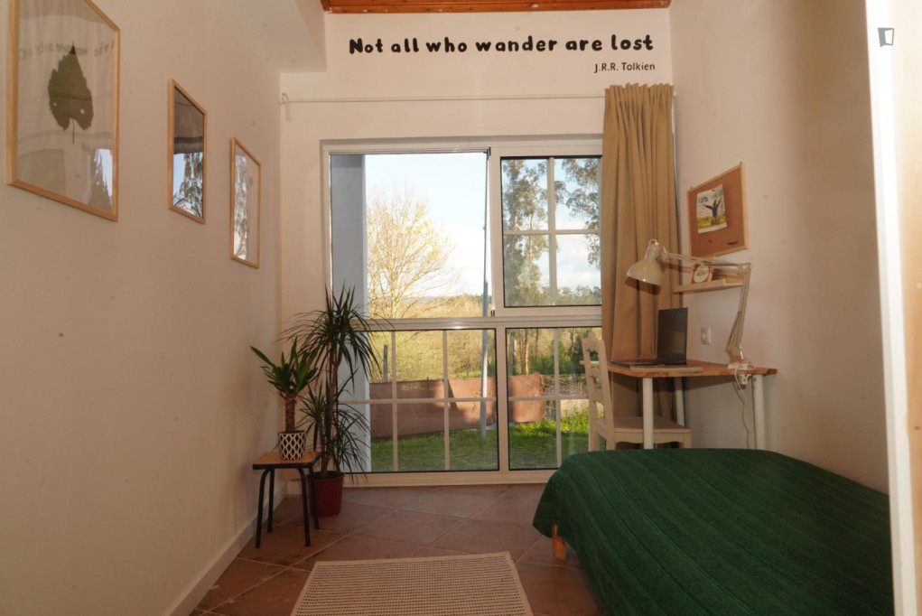 Lovely bedroom in a shared accommodation - Braga - chambre - ImmoJeune