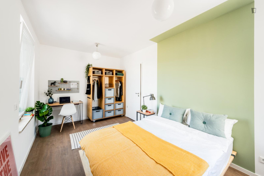 Comfy double bedroom in a 4-bedroom apartment in Moabit - Berlin - chambre - ImmoJeune