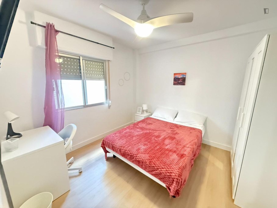 Welcoming single bedroom in San Vicente del Raspeig - Alicante - chambre - ImmoJeune