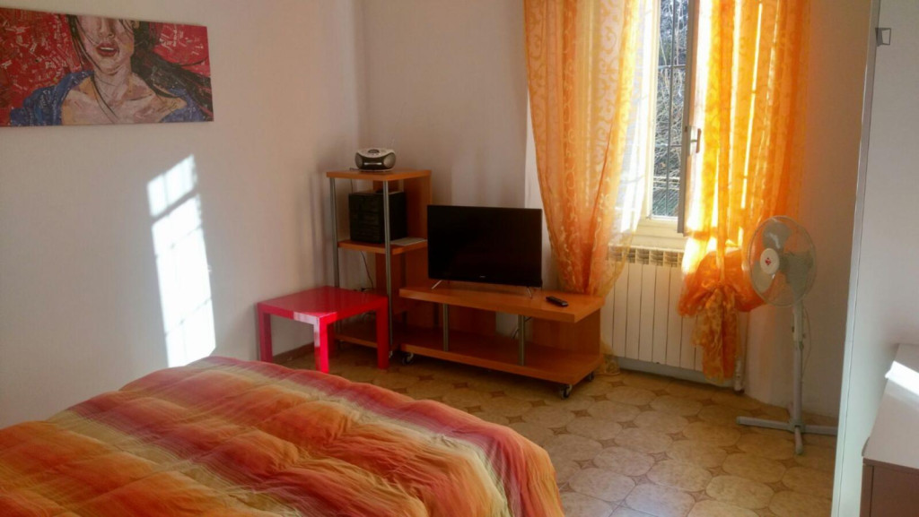 Cozy 1-bedroom apartment well connected to the city center - Bologne - chambre - ImmoJeune