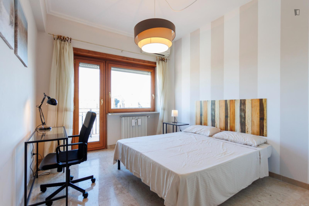 Excellent double bedroom close to UNINT - Rome - chambre - ImmoJeune