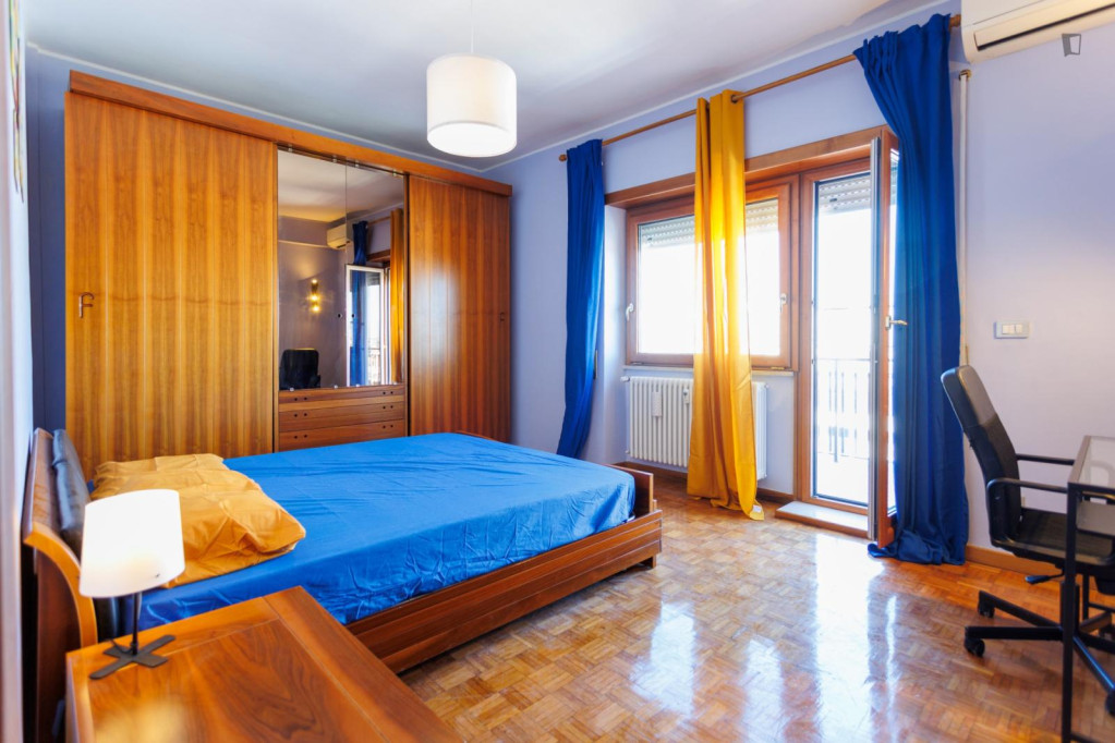Spacious double bedroom in Garbatella - Rome - chambre - ImmoJeune